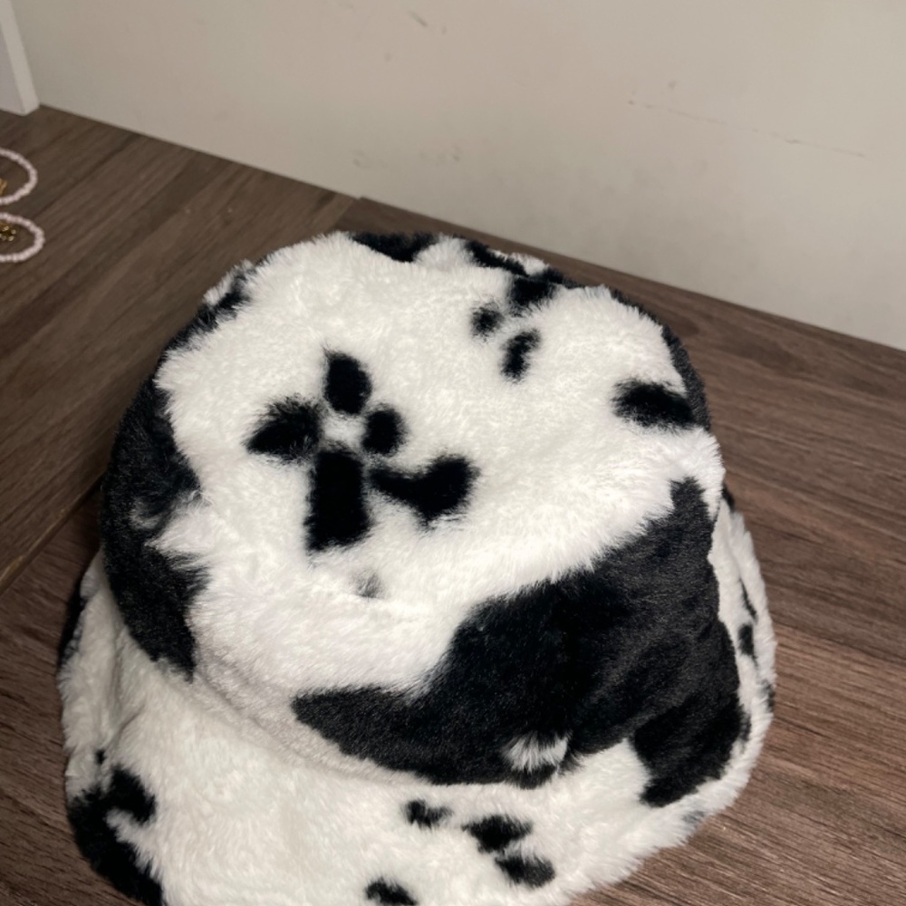 Cow print hat - Picture 3 of 3